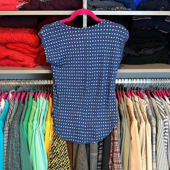 Loft blue with gold polka dots sleeveless top size XS​ - Picture 3 of 3